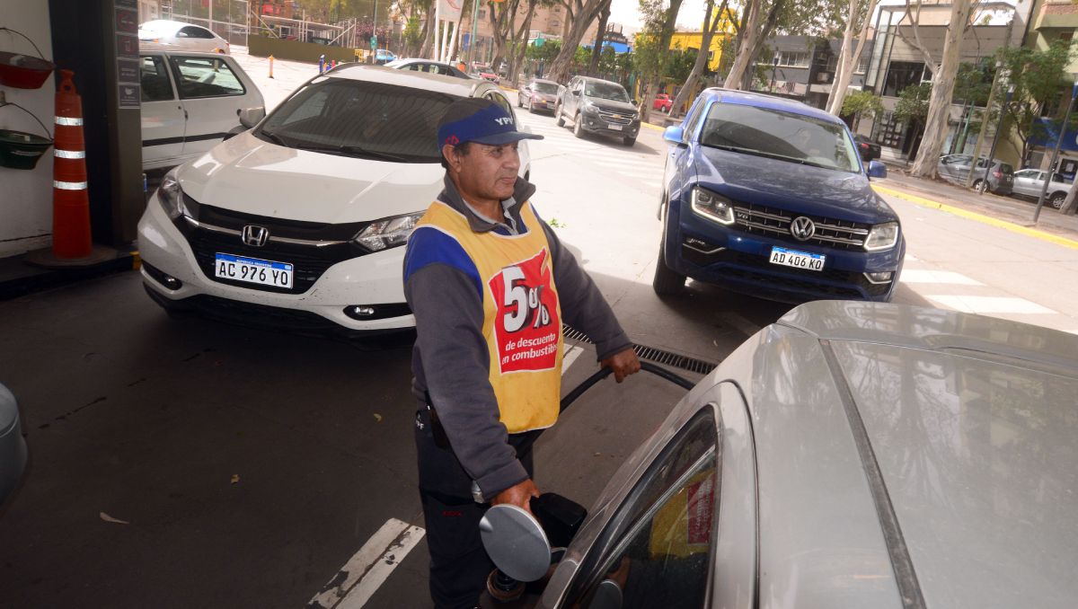 Las estaciones de servicio en Neuquén actualizarán los precios de los combustibles