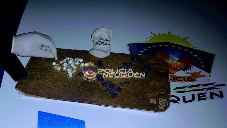 Añelo: los pescaron vendiendo droga de madrugada