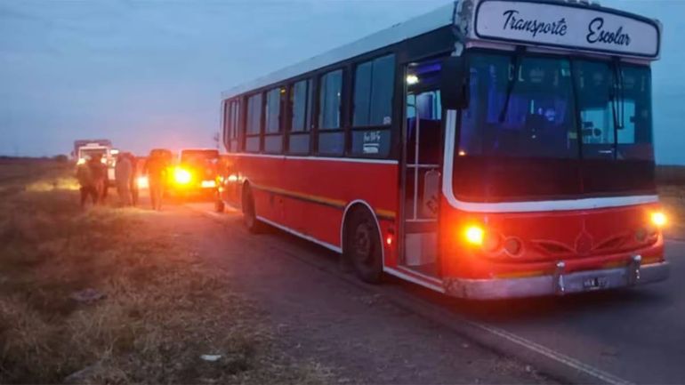 Una camioneta atropelló a un grupo de estudiantes y mató a una joven de 18 años
