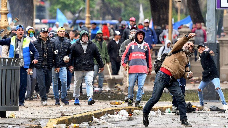 Los ataques fueron durante el debate por el presupuesto en Diputados.