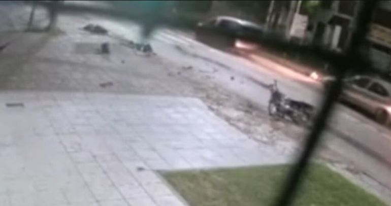 Chocaron cuando volvían de una cita, ella necesita operarse y él tomó una inexplicable decisión