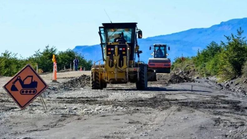 Integración: avanza a la pavimentación de la Ruta 60 hasta el paso Mamuil Malal | LM Neuquen Integración: avanza a la pavimentación de la Ruta 60 hasta el paso Mamuil Malal