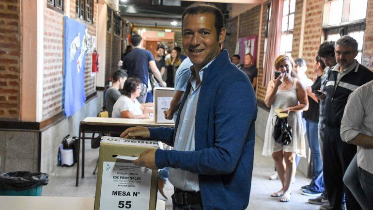 Gutiérrez votó y dijo que el MPN es un ejemplo en el país