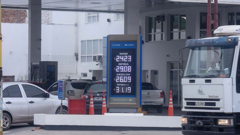 La suba de la nafta perforó el techo de los $29 en las YPF