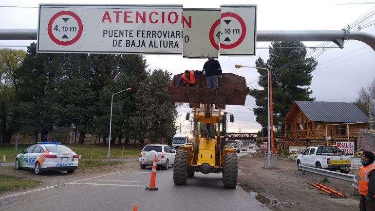 Las medidas adopatadas hasta acá no han solucionado el problema de los choques contra el puente ferroviario.