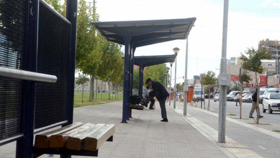 Paro de la CGT: la semana comienza sin colectivos y con piquetes