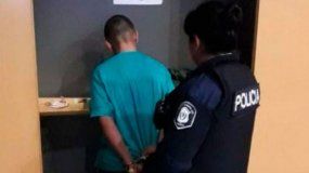 La víctima fue engañada por un conocido, que la llevó allí y la sometió.
