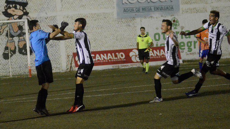 El Albinegro no pudo sostener la ventaja lograda en La Visera