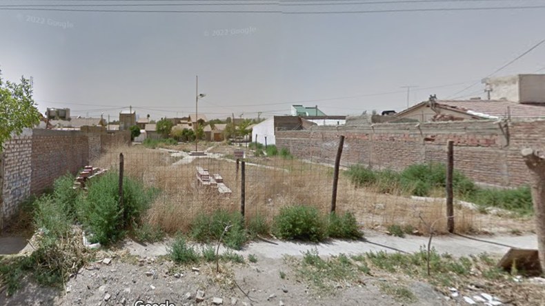 Vecinos de San Lorenzo reclaman que les cercaron una plaza para hacer viviendas