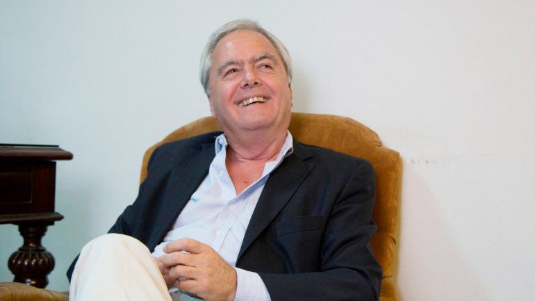 El presidente provisional del Senado justificó el aumento de las dietas.