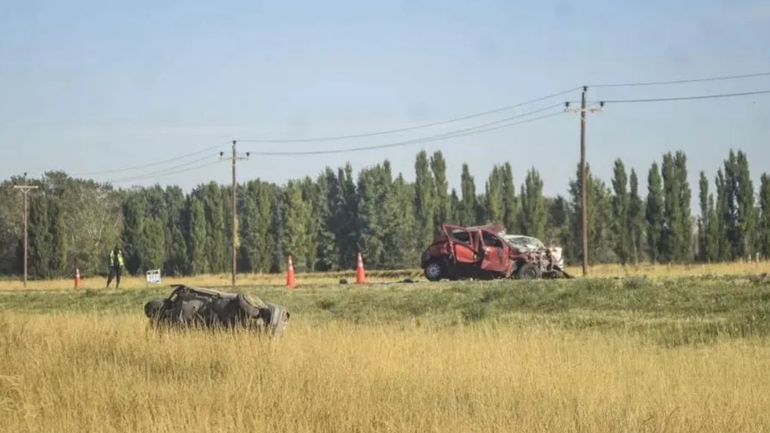 Los tres vehículos involucrados en el trágico choque registrado cerca de Viedma / Foto Gentileza