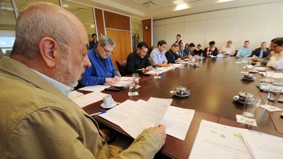 Piden que en Neuquén se pague menos por el servicio de luz y gas