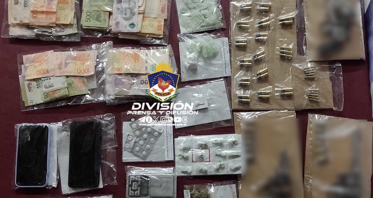 Allanaron un kiosco narco: cocaína, casi $800 mil y armas