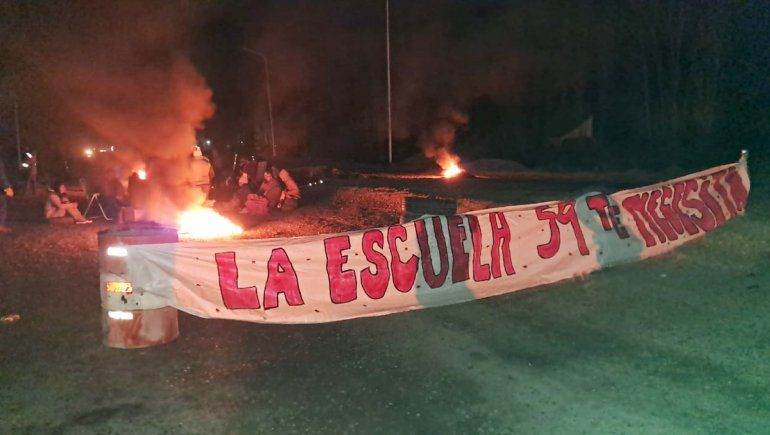 Por las clases, familias volvieron a cortar la Ruta 7