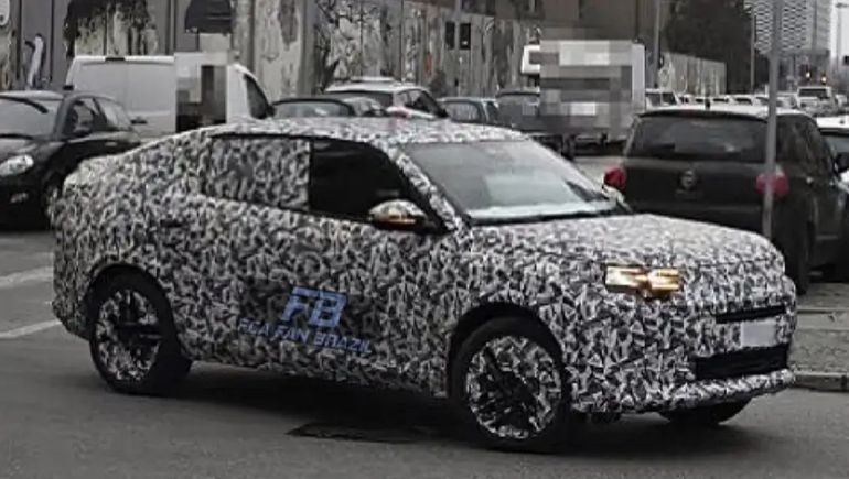 El Fiat Fastback 2027 en pruebas con camuflaje realizadas en Brasil. Foto: Instagram @fca_fan_brazil. El Fiat Fastback 2027 en pruebas con camuflaje realizadas en Brasil. Foto: Instagram @fca_fan_brazil.