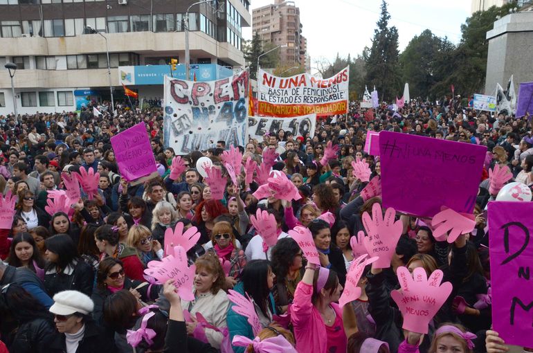 Diez años del Ni Una Menos: en fotos, así fue la primera marcha en Neuquén