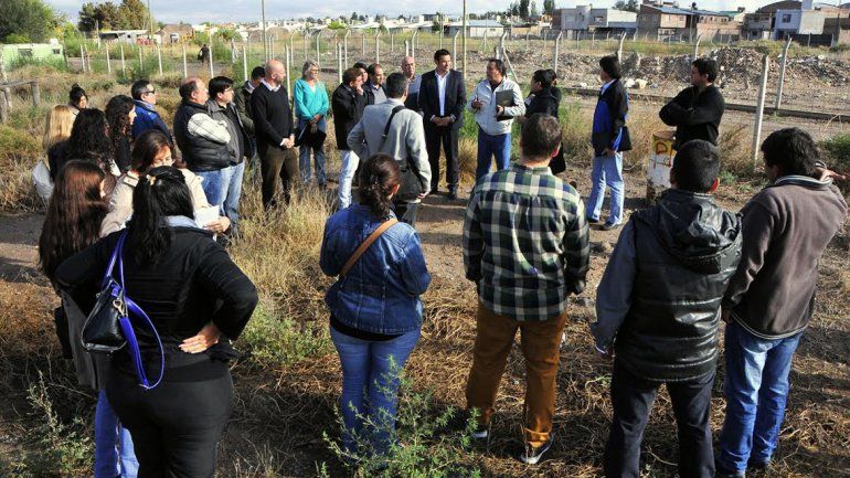 Buscan construir espacios recreativos en los microbasurales