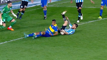 video: el penal que no le dieron a boca en el final del 0 a 0 con racing video: el penal que no le dieron a boca en el final del 0 a 0 con racing