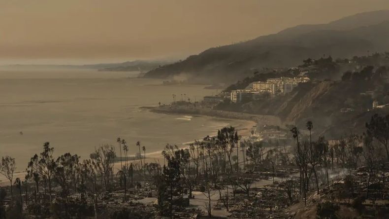 El incendio en Los Angeles es devastador