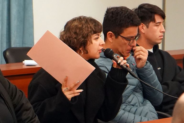 La imputada Adriana Domínguez fue la primera en recibir la probation. Le aceptaron que entregue 3 millones de pesos de los más de 10 millones que se alzó con la maniobra. La imputada Adriana Domínguez fue la primera en recibir la probation. Le aceptaron que entregue 3 millones de pesos de los más de 10 millones que se alzó con la maniobra.