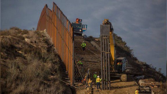 Simpatizantes de Trump levantaron un muro privado
