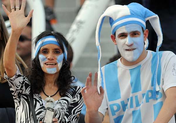 Las banderas en el Malvinas Argentinas, dedicadas a Messi