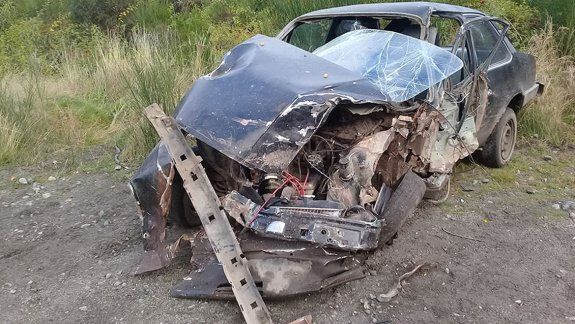 Un joven está grave tras chocar contra un camión de carga en Villa La Angostura