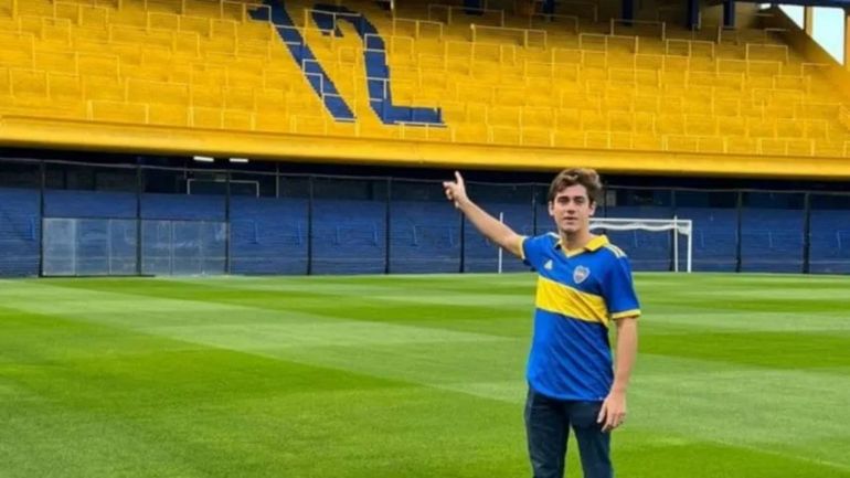 Franco Colapinto en la cancha de Boca