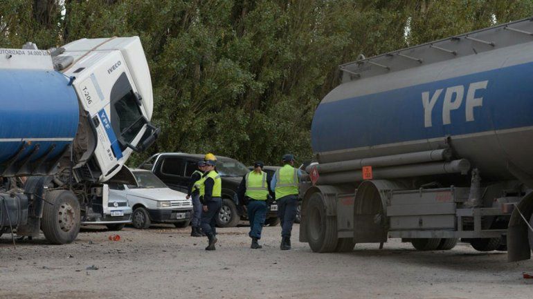 En el lugar trabaja personal de la Policía y de Bomberos.