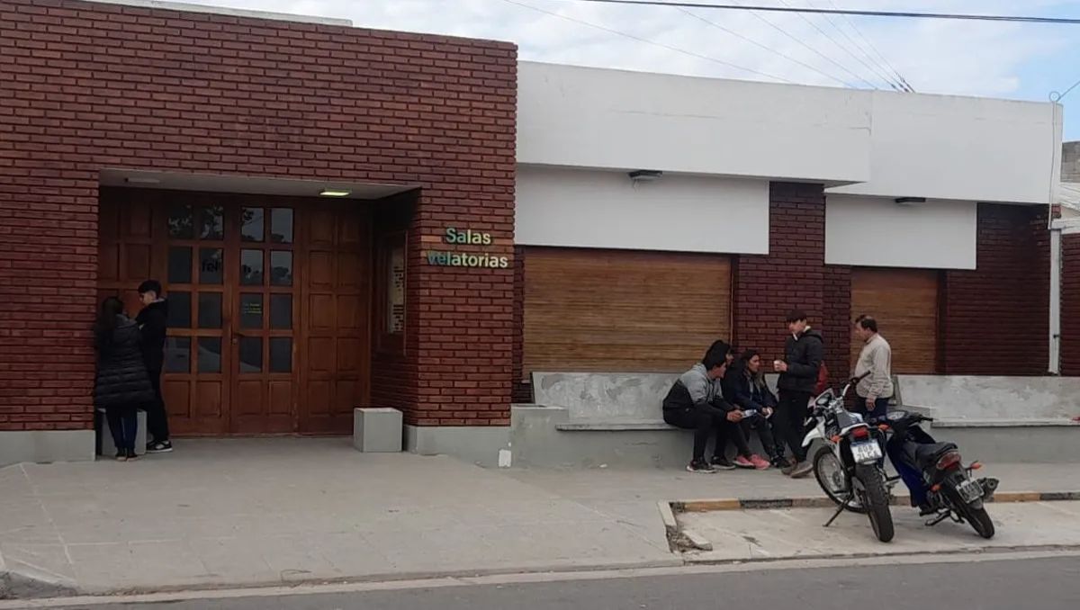 Crimen de Joaquín: el velorio, un doloroso momento para despedir a Sperani Flores. (Gentileza LV20)