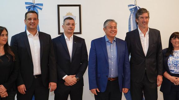YPF se incorporó a Emplea Neuquén y Rolando Figueroa destacó la generación de empleo para los neuquinos