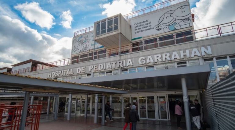 Diez empleados del Garrahan mantienen tutela gremial y las desvinculaciones dependen ahora de la Justicia. Diez empleados del Garrahan mantienen tutela gremial y las desvinculaciones dependen ahora de la Justicia.