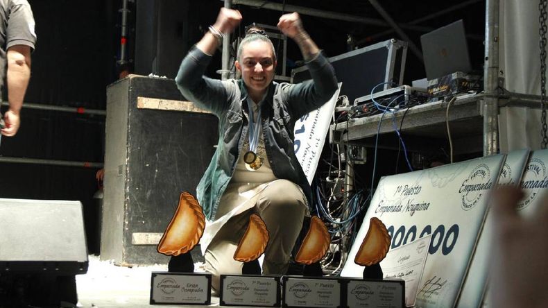 La gran campeona del Festival Patagónico de la Empanada en Zapala. | LM Neuquen La gran campeona del Festival Patagónico de la Empanada en Zapala.