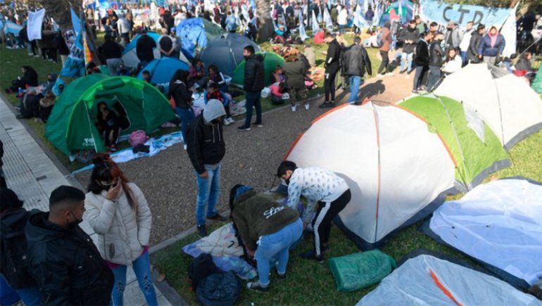 Instalan 2000 carpas en Plaza de Mayo en reclamo de la libertad de Milagro Sala