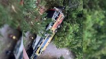 El colectivo que cayó al arroyo en Misiones dejó 7 víctimas fatales y varios heridos en grave estado. El colectivo que cayó al arroyo en Misiones dejó 7 víctimas fatales y varios heridos en grave estado.