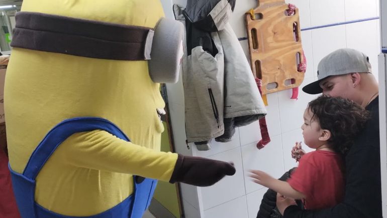 Visita de Menos Bla y Más Amor al sector de pediatría del Hospital Regional. Visita de Menos Bla y Más Amor al sector de pediatría del Hospital Regional.