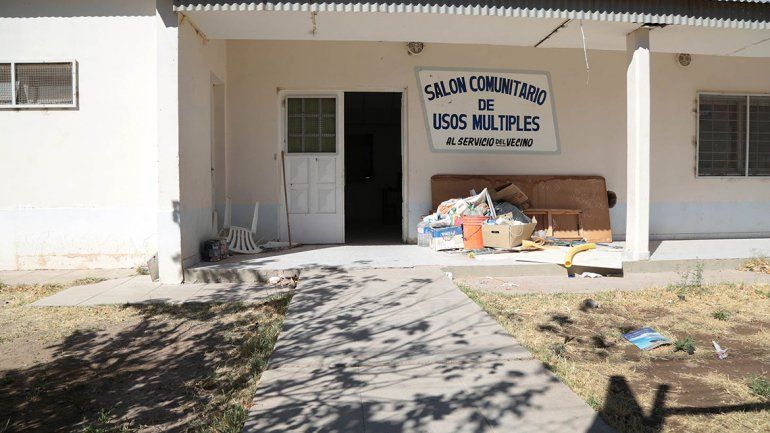 Vecinalista no tiene permiso para usar salón en Centenario