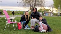 en fotos: el viento arruino los festejos por el dia del estudiante y de la primavera en la region