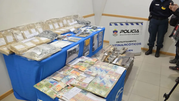 Algunos kioscos narcos neuquinos manejan abultadas sumas de dinero.