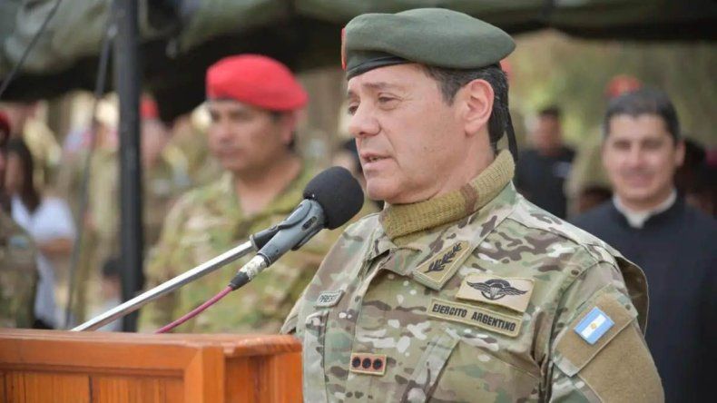 Un hijo de Covunco, en el ministerio de Defensa Nacional