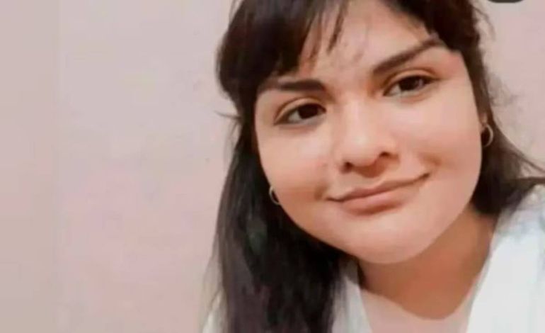 Alejandra Paola Inés Gomez, de 18 años, falleció tras ser embestida por una camioneta en la ruta 92 de Santiago del Estero. Foto: Infobae. Alejandra Paola Inés Gomez, de 18 años, falleció tras ser embestida por una camioneta en la ruta 92 de Santiago del Estero. Foto: Infobae.