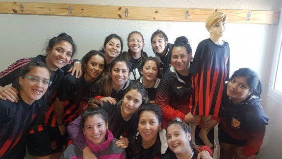 Fútbol femenino: Petrolero