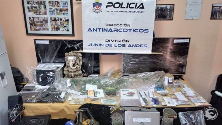 Banda narco cayó por retirar un Buda con cocaína