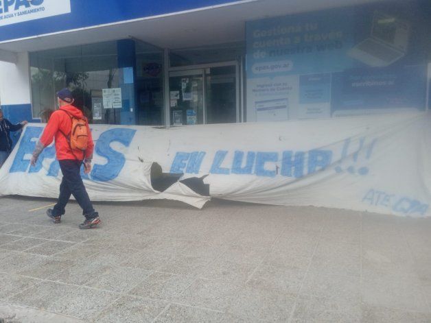No hay atención en el EPAS por reclamo de trabajadores