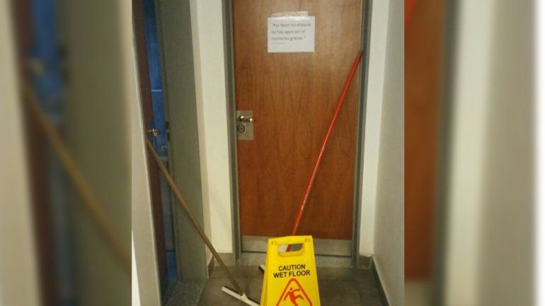 Por un caño roto, no hay agua en el CAM