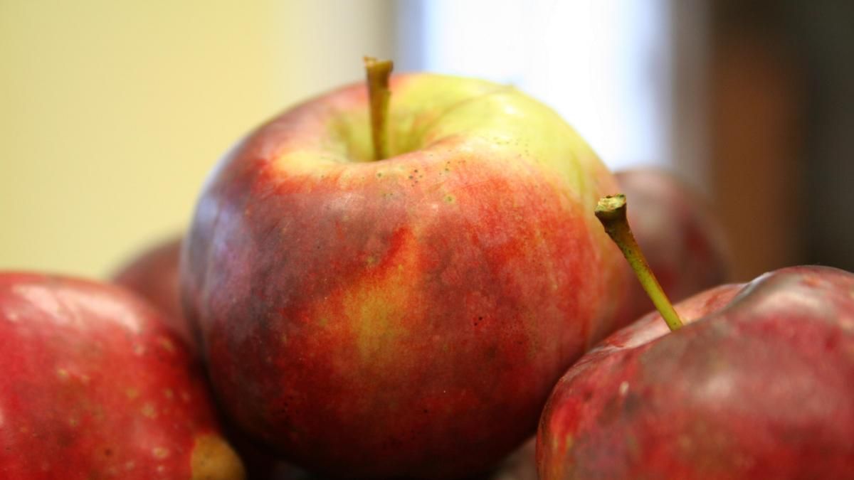 Las ventas de manzanas tocan mínimos de los últimos cinco años thumbnail