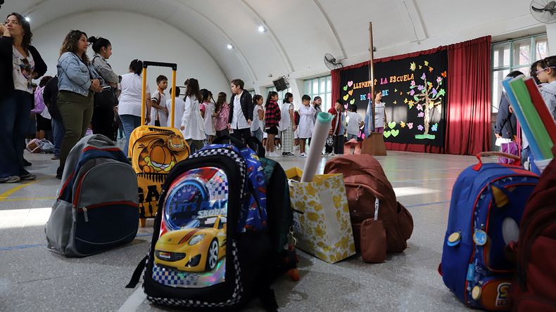 Más de 100 mil estudiantes volvieron a las aulas y Neuquén puso en marcha el ciclo lectivo 2026