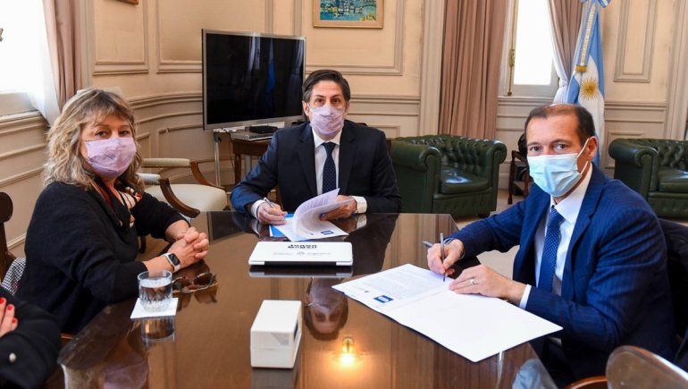 Entregarán más de cinco mil nuevas notebooks para escuelas rurales