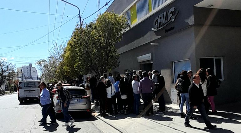 Despiden a Ricardo Esteves y Viviana Pesek