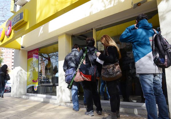“Ley anticolas”: empezarán con las multas el 8 de junio